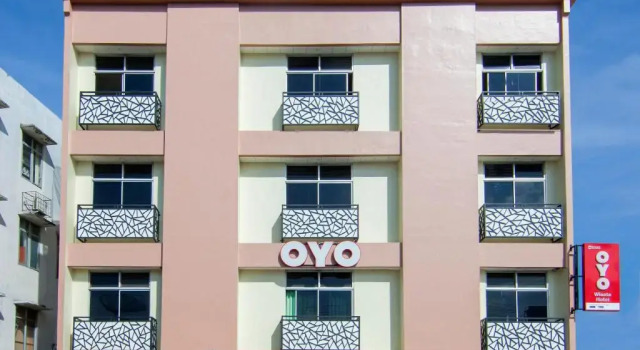 OYO 2382 Wisata Hotel, Buchen Sie Hotel Pangururan Sumatra