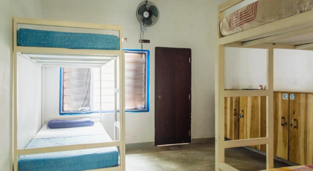 Кровать в общем номере (женский номер) Hostel First Mirissa