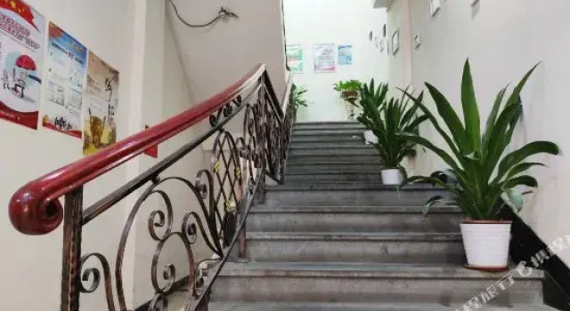 Guangzhou Mingdu Business Hotel (Tongde Metro Station)