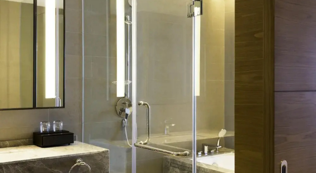 O podwyższonym standardzie dwuosobowy pokój Novotel Rizhao Suning