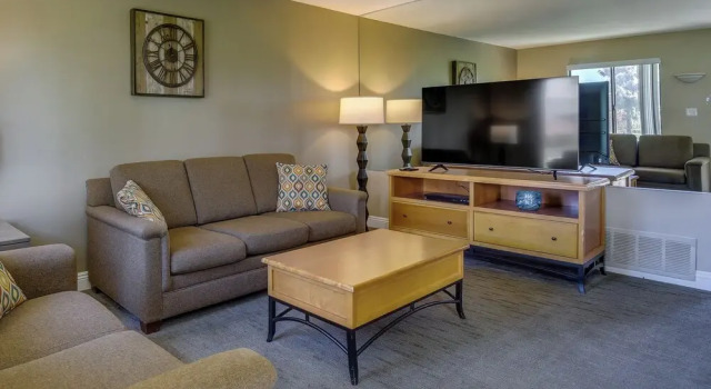 Summer Desert Oasis! Pool, Patio & Fast Wifi