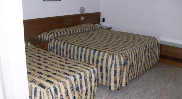 Четырёхместный номер Standard HOTEL SANTOROTTO di FABIO TERROSI
