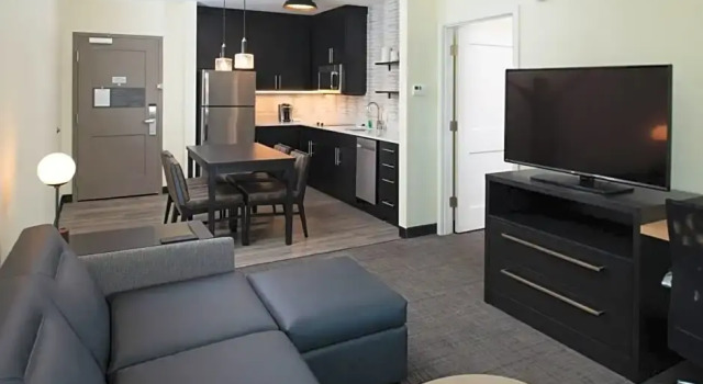 Четырёхместный люкс c 1 комнатой Residence Inn by Marriott Bakersfield West