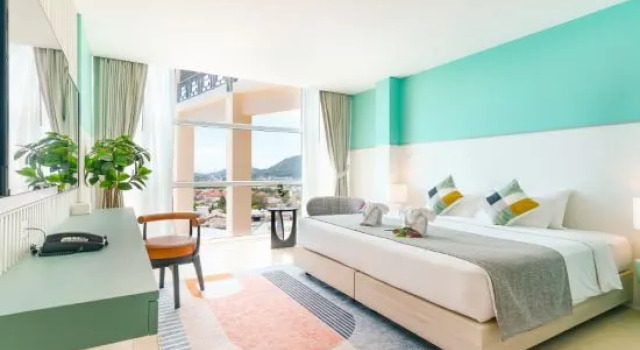 Люкс с видом на бассейн The Sky Dream Hotel