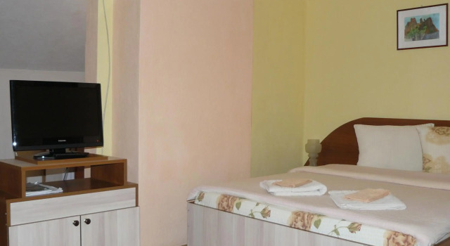 Guesthouse Geto, Book Apartment Izvos 