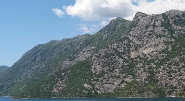 Apartments in Rustic House, Book Lejlighed Hoteller i Kotor Riviera med parkering, Parkering