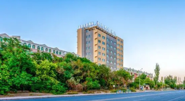 Korla Apricot Business Hotel, Rezerwuj Hotel Hotele w Korla z parkingiem, Parking