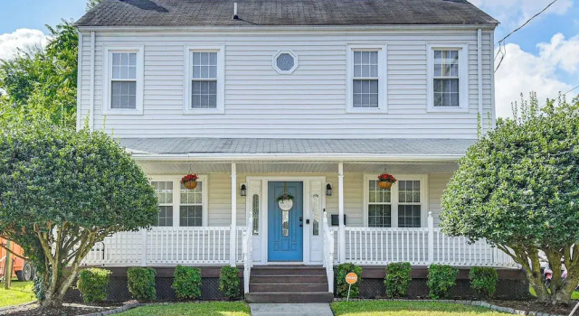 Коттедж Spacious Family Home w/ Yard in Dtwn Hampton!