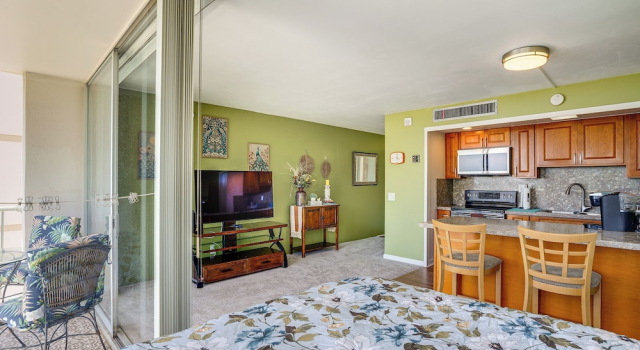 1 Mi to Makaha Beach! Resort Escape w/ Pool Access, 预订 度假村 Sand Island 美利坚合众国-美利堅合眾國