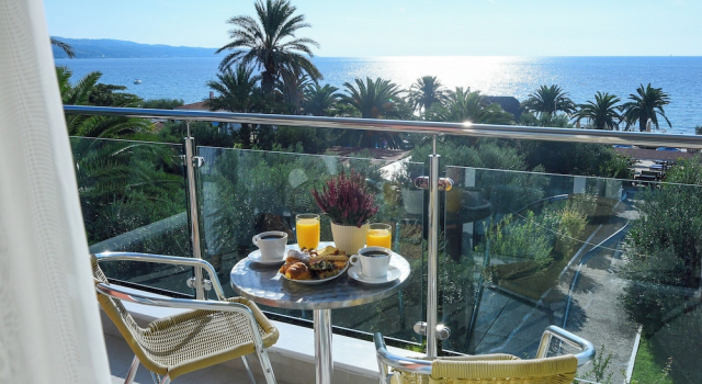 Двухместный номер Superior с балконом и с видом на море Mendi Hotel