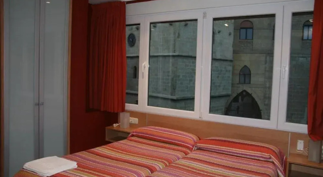 Ekia Pentsioa, Rezerwuj Hotel Hotele w Baskonia z parkingiem, Parking