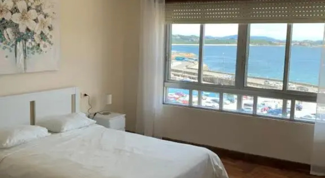 Piso en el malecón de Riveira con vistas a las Rias Baixas. Ideal para familias. 140m