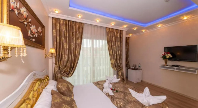 Двухместный номер Deluxe с балконом Charm Hotel