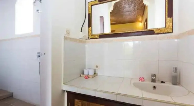 Rumah Roda Home Stay, Забронировать Отель Отели провинции Бали с завтраком, Завтраки