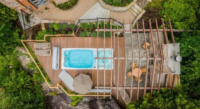Апартаменты Altitude Tremblant - Ski In Ski Out 3 BDR Luxury Vacation Condo, Pool and Hot Tub 170-9