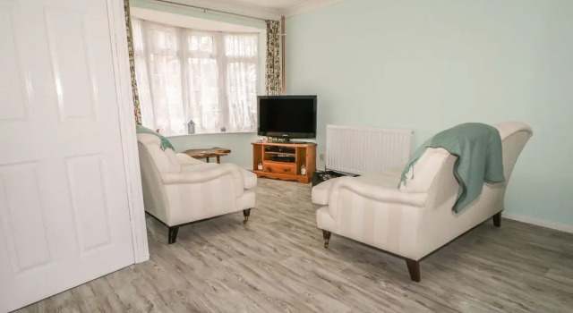 17 Coventry Close, Забронировать Дом для отпуска Отели Исторического графства Суссекса с парковкой, Парковка