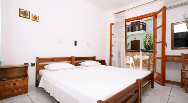 Kapetanos Rooms