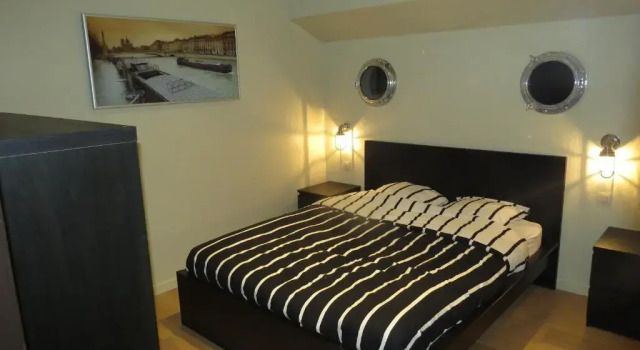 Коттедж Bed in Boat