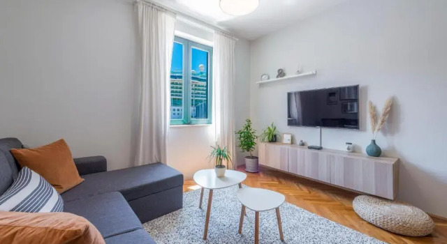 51 Street Apartment