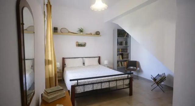 Sunny Sea-View Apartment in Halepa