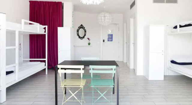 Семейный номер Standard с балконом Meet Gardalake Hostel