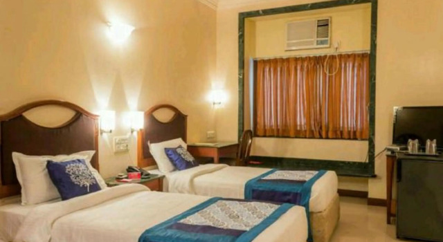 Strand Hotel, Colaba - A Seafront property, Забронировать Отель Колаба Мумбай, рядом с Union Bank of India