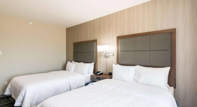 Четырёхместный номер Standard Hampton Inn Oklahoma City Northeast OK