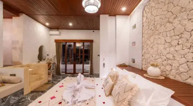 Двухместный люкс с видом на бассейн Casa Maddu