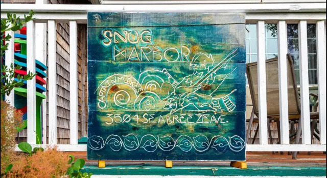 Captain Mike's Snug Harbor, Book Hotel Hoquiam Washington (state)