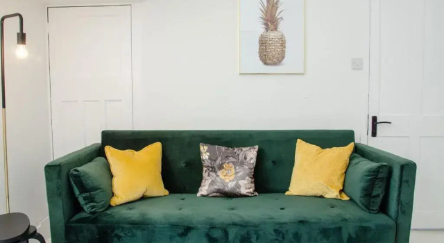 Boutique Getaway, edge of Old Town- 4min walk to beach