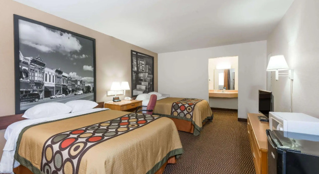 Четырёхместный номер Standard Red Lion Inn & Suites Junction City
