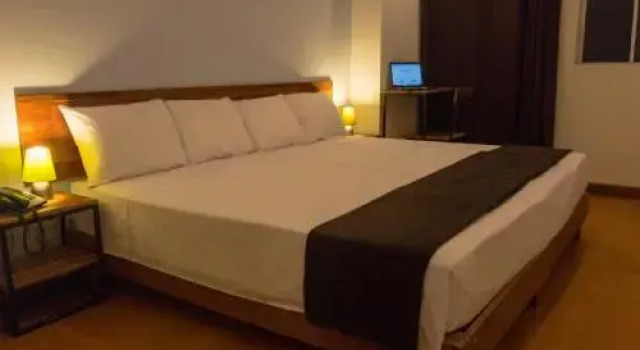 Central Bed & Breakfast, Забронировать Отель Икитос 