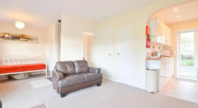 23 Tollgate Cottages