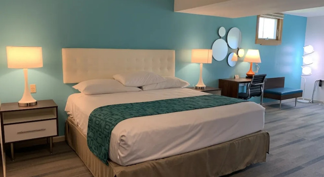 Двухместный номер Standard Howard Johnson by Wyndham Williamstown