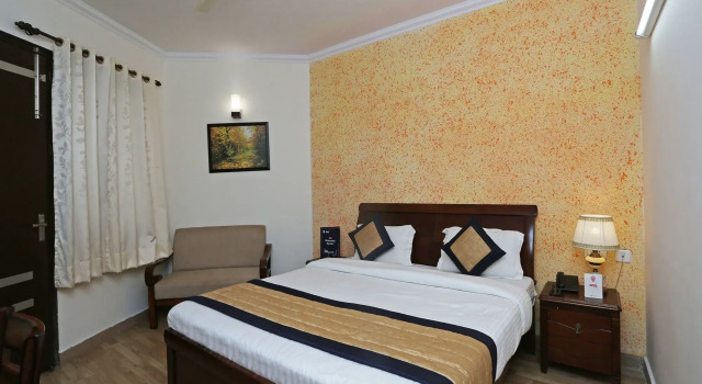 Oyo 9636 Hotel Yugrishi Anandam, 预订 酒店 纳加尔 