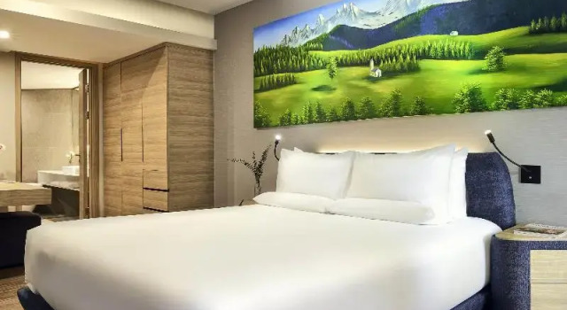 Двухместный люкс Superior Novotel Hanoi Thai Ha