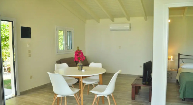 Beachfront holiday House yannis on Agios Gordios beach in Corfu, Забронировать Дом для отпуска Айос-Георгиос Остров Корфу