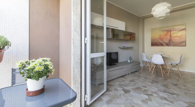 Апартаменты JOIVY Trendy Flat W/Balcony