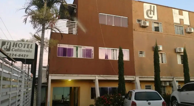 Hotel California, Забронировать Отель Отели в центре Сетор Норте Ферровиарио с завтраком, отели в центре Сетор Норте Ферровиарио с завтраком
