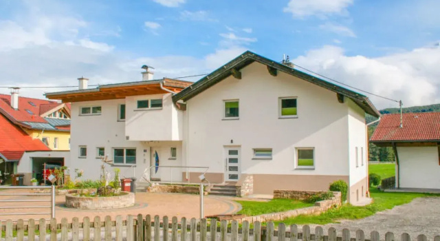 House Mitzi Mieming