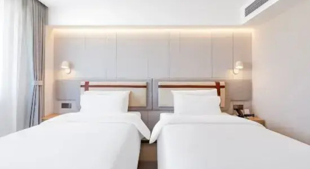 Номер Standard Home Inn Central Avenue Anguo Street