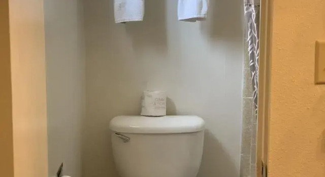 Шестиместный номер Deluxe White Buffalo Hotel