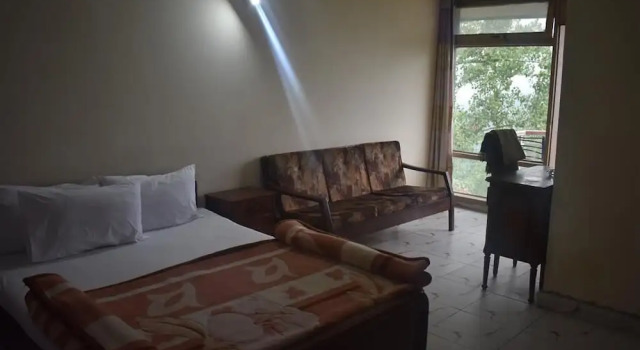 Shaheen Hotel And Restaurant
