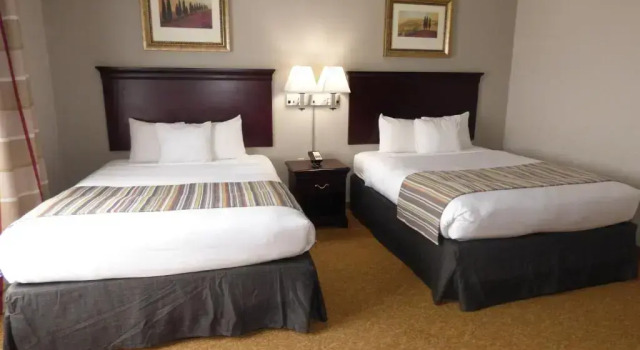 Четырёхместный номер Standard Country Inn & Suites by Radisson, Pensacola West, FL