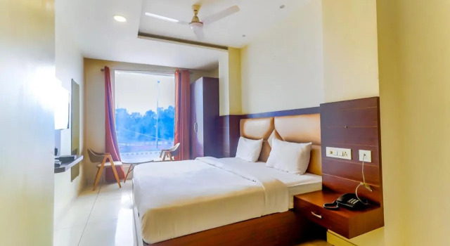 Fabhotel Nido, Varaa Hotelli Hotellit Chandigarh Region aamiaisella, Aamiainen