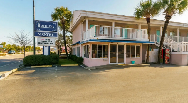 OYO Hotel Myrtle Beach Kings Hwy, Забронировать Мотель Мотели Миртл-Бич, рядом с Парк аттракционов Фэмили-Кингдом, Мотель