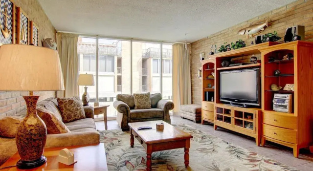 Channelview 106