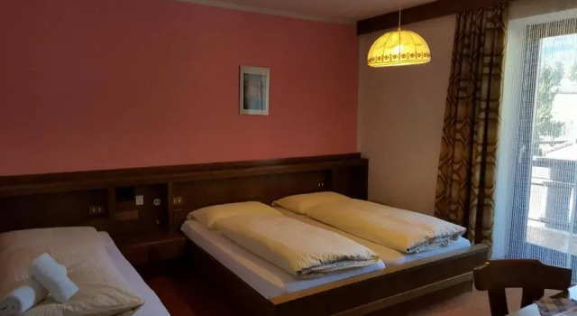 Трёхместный номер Standard Hotel Dolomitenhof