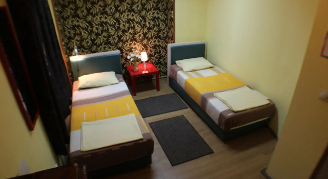 Reveller's Hostel, Забронировать Хостел Хостелы Белграда, рядом с Belgrade Main Bus Station, Хостел