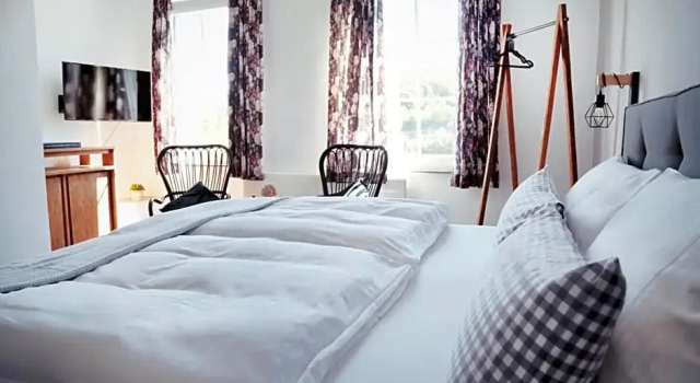 Boutique Hotel LANDHAUSZEIT, Prenota Hotel Bad Muenstereifel Eifel